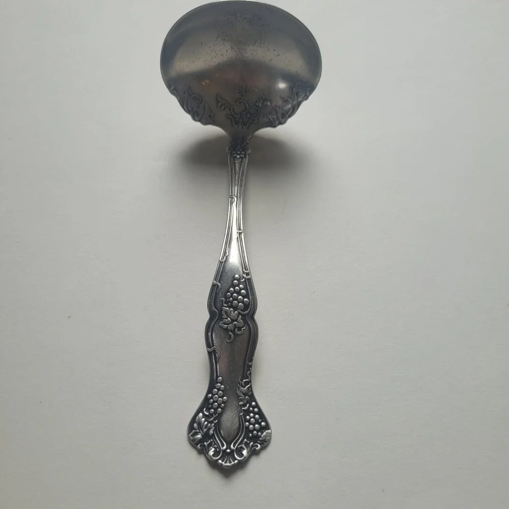 1847 Rogers Bros Vintage Grape Flatware Serving Spoon XS‎ Fork Twisted
